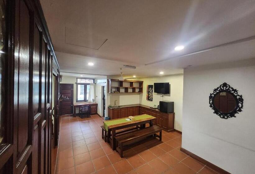 בית מלון כפרי Uptown Eco