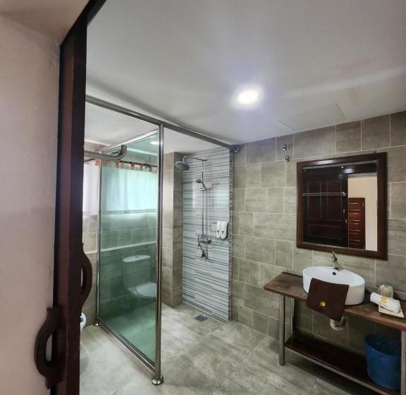 בית מלון כפרי Uptown Eco