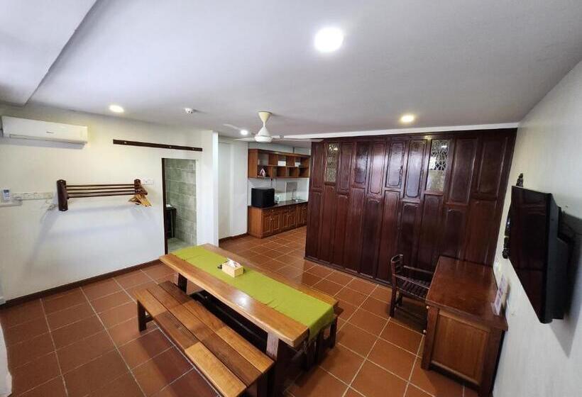 בית מלון כפרי Uptown Eco