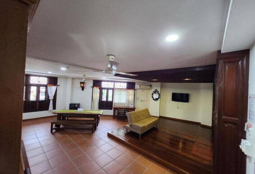 בית מלון כפרי Uptown Eco