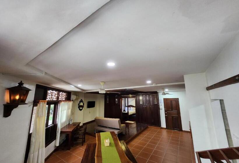 בית מלון כפרי Uptown Eco