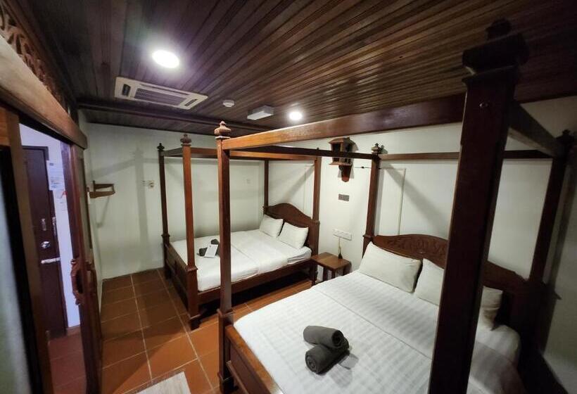 בית מלון כפרי Uptown Eco