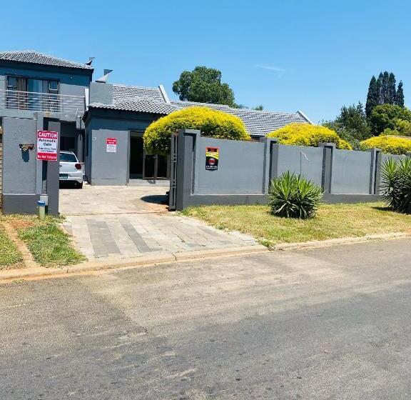 Пансион Airport Imperial Guest House