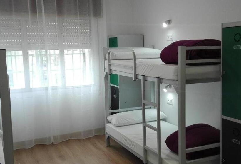 ペンション Albergue Lalin Centro