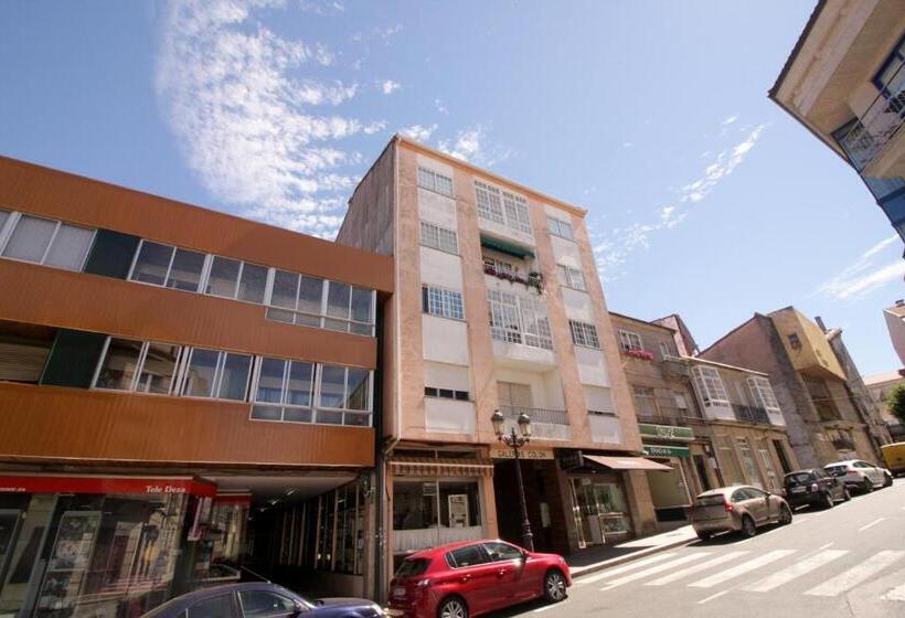 펜션 Albergue Lalin Centro