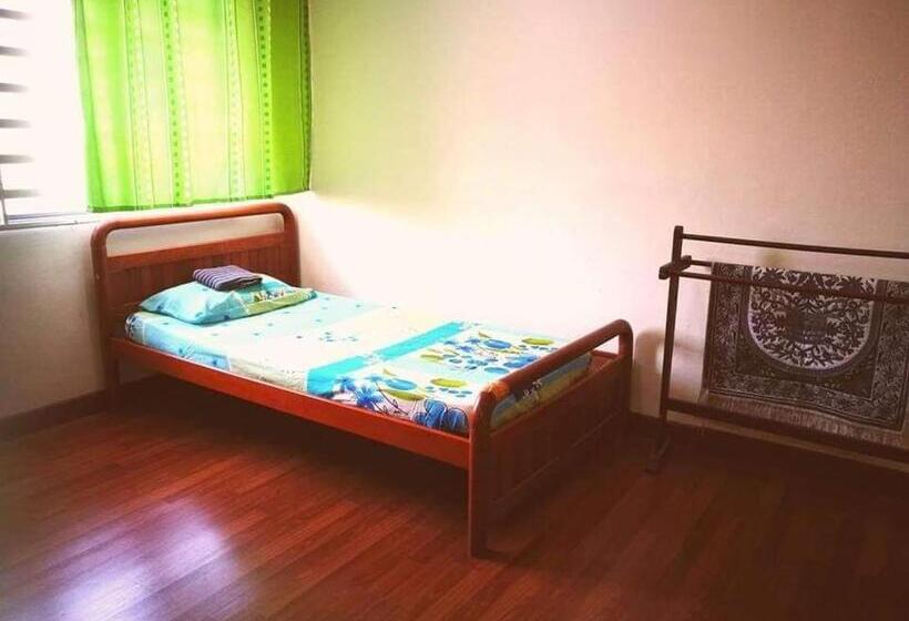 ペンション Az Zahra Homestay Klia Sepang