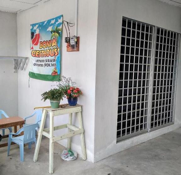 פנסיון Bonda Guesthouse I