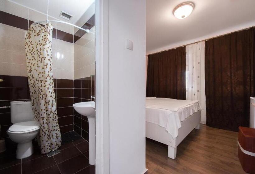 بنسيون Casa 4 Odăi