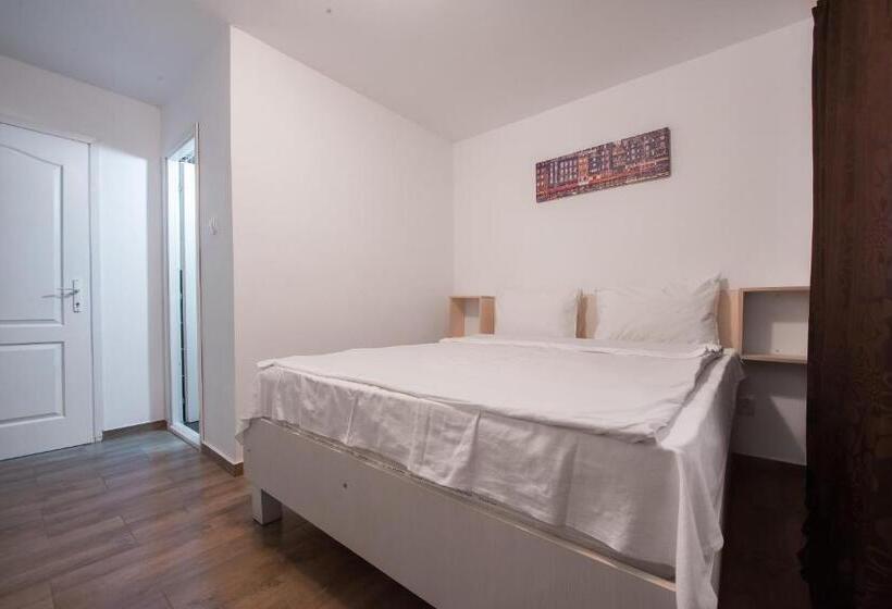 بنسيون Casa 4 Odăi