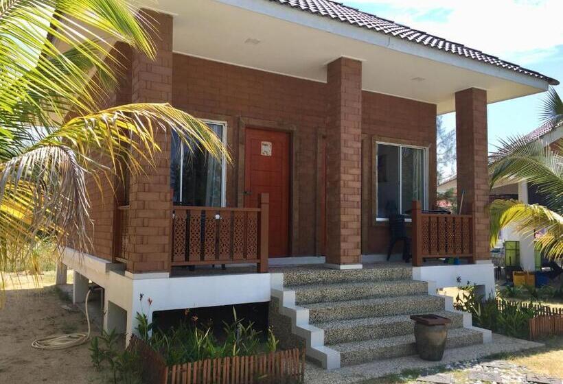 بنسيون Casa Tanjung Jara