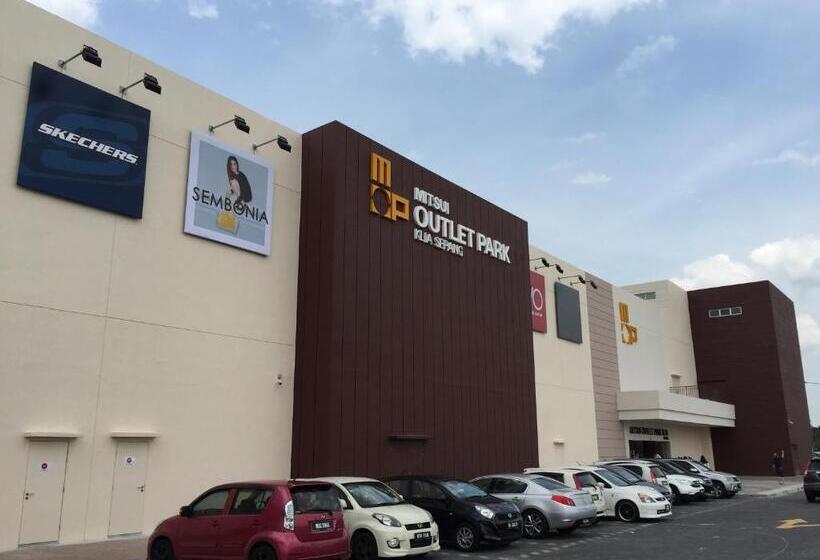 Пансион Dillenia Nilai Homestay