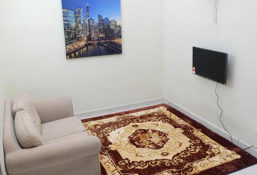 Пансион Dillenia Nilai Homestay