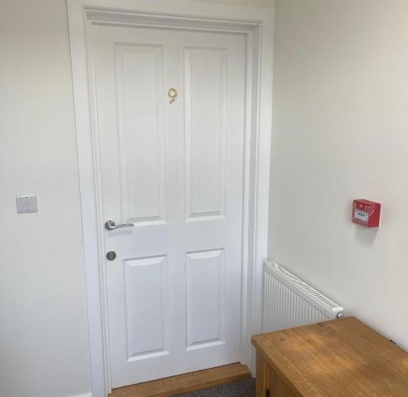 Пансион Evening Tide