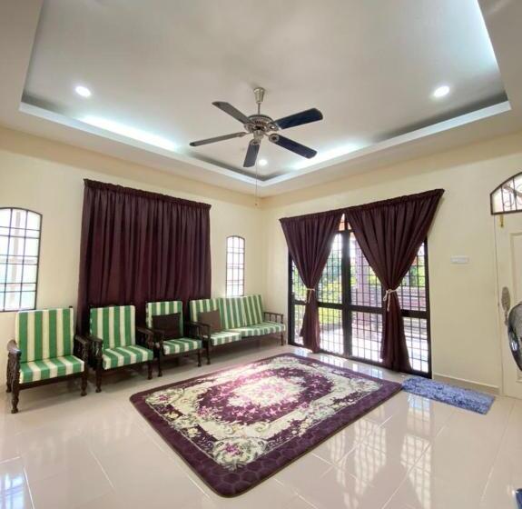 بنسيون Family Homestay