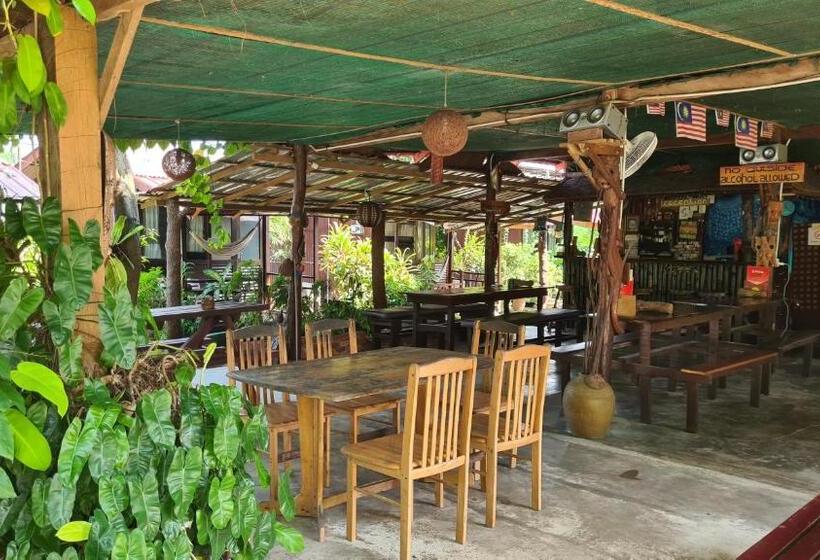 Пансион Gecko Guesthouse