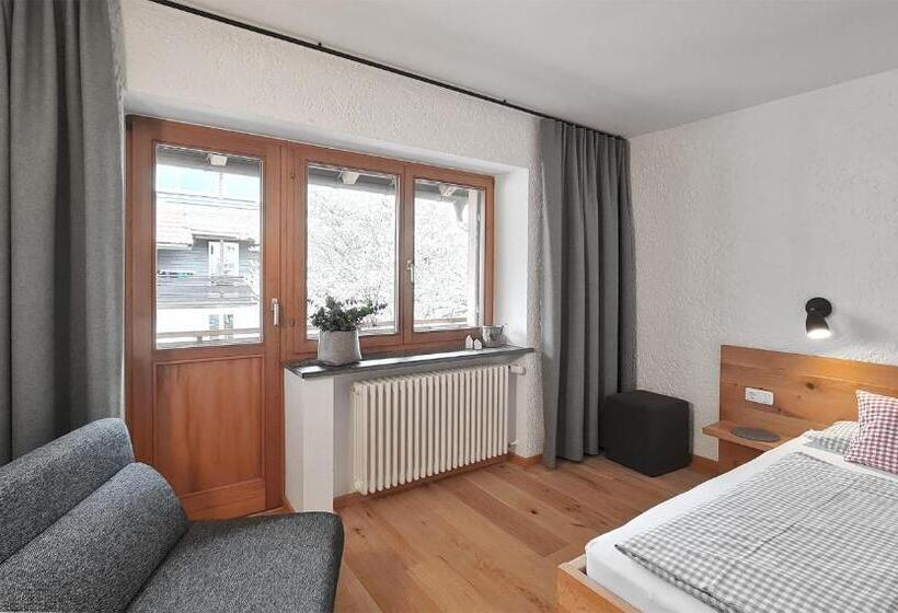 Пансион Goldvogel Apartments