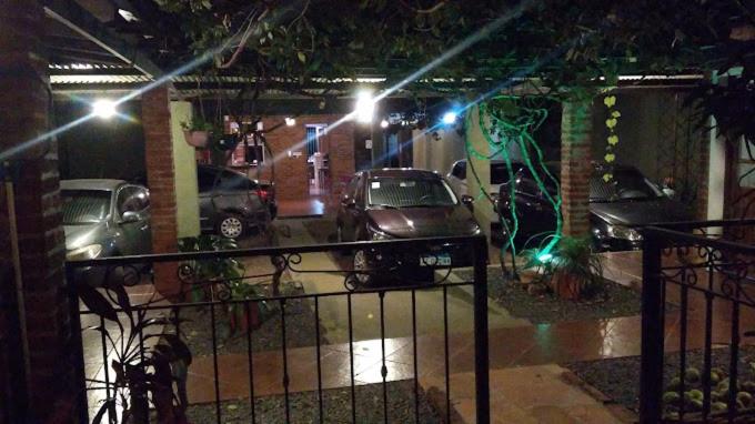 ペンション Hostería Montes