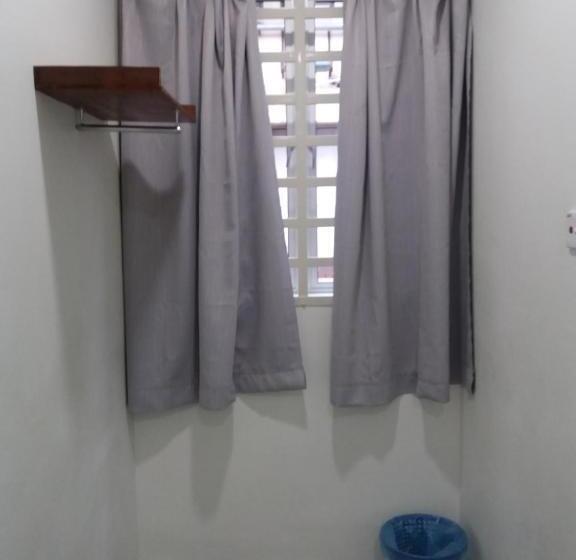 بنسيون Js Homestay Air Putih