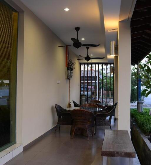 بنسيون Marina Oriental