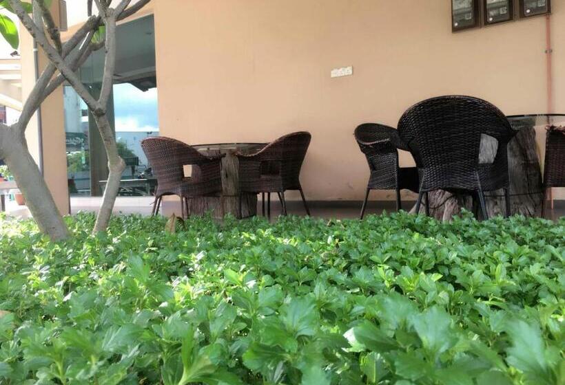 بنسيون Marina Oriental