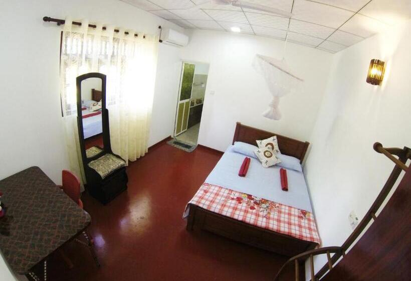 펜션 Mirissa White House