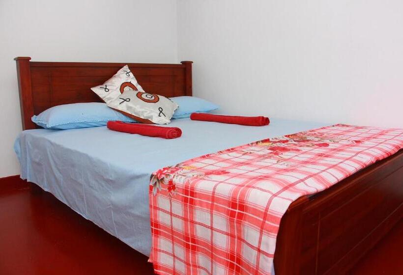 펜션 Mirissa White House