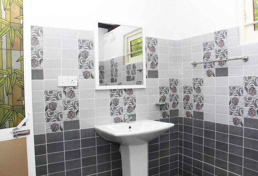 펜션 Mirissa White House