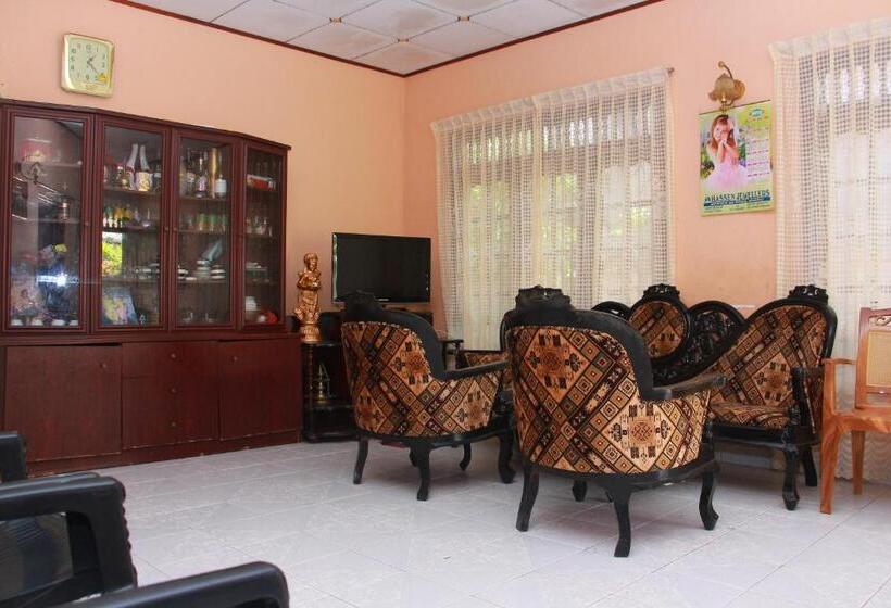 펜션 Mirissa White House