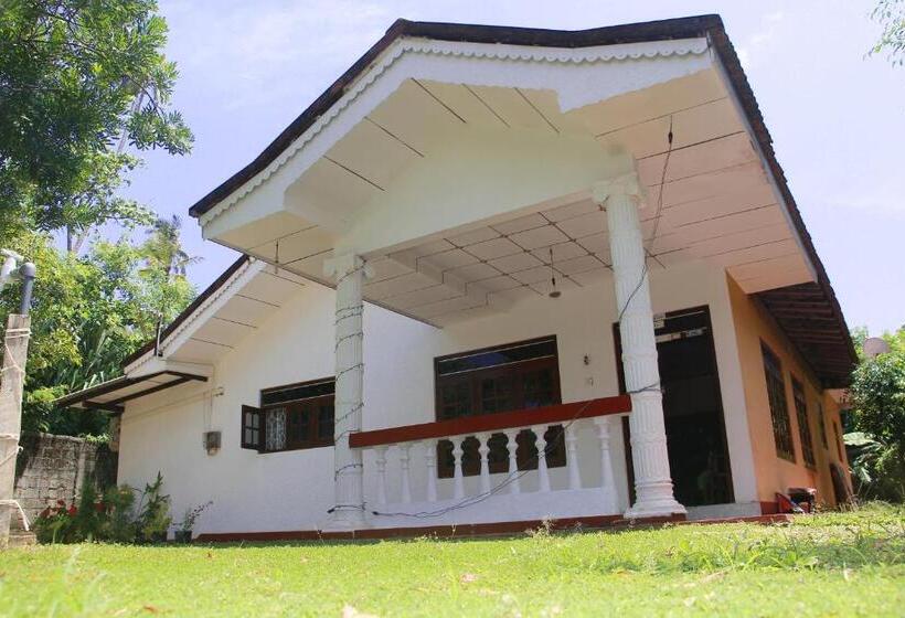 펜션 Mirissa White House