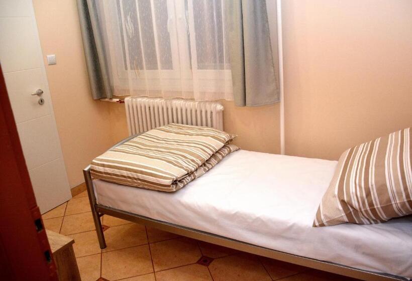 بنسيون Molnár Vendégház