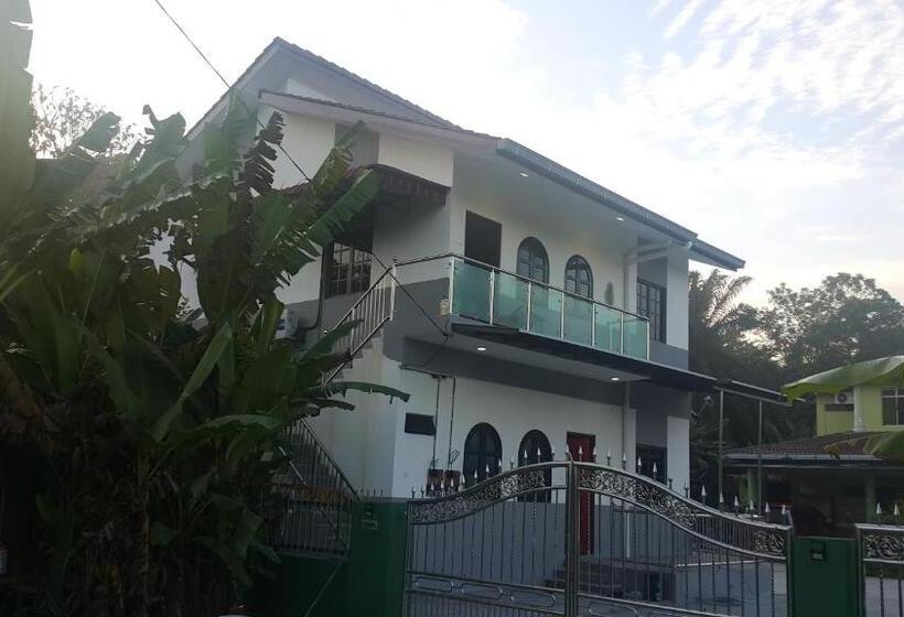 Pensjonat Mri Residence   Homestay In Sg Buloh With Swimming Pool   No Pork&alcohol Allowed