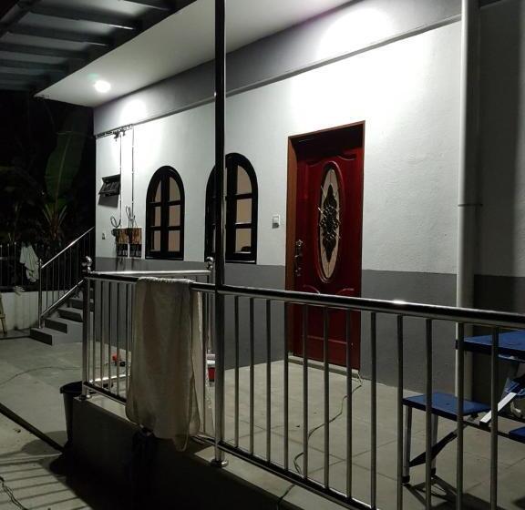 Pensjonat Mri Residence   Homestay In Sg Buloh With Swimming Pool   No Pork&alcohol Allowed