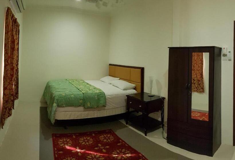 پانسیون Mri Residence   Homestay In Sg Buloh With Swimming Pool   No Pork&alcohol Allowed