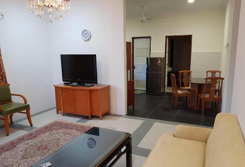 Pensjonat Mri Residence   Homestay In Sg Buloh With Swimming Pool   No Pork&alcohol Allowed