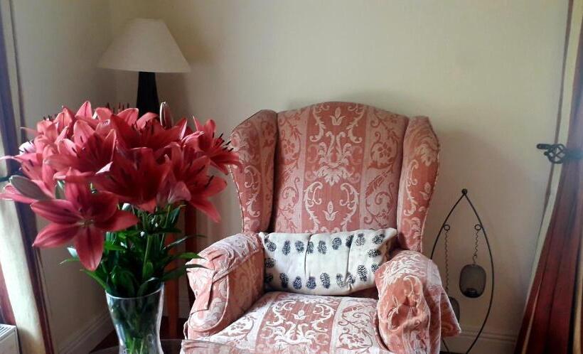 Пансион Newlands Lodge