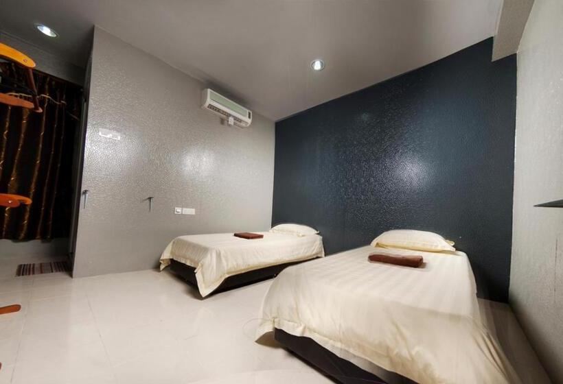 פנסיון Riverbank Dungun Guesthouse & Cafe