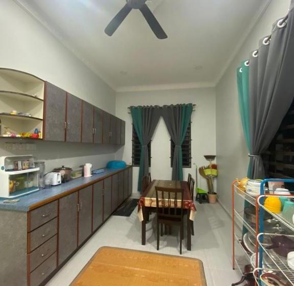 بنسيون Rk Asiana Homestay, Kemaman