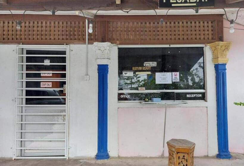 بنسيون Rumah Rehat Qnm Holidays