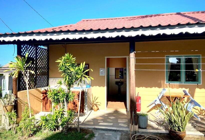 بنسيون Soluna Guest House