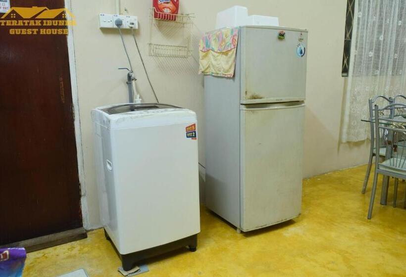پانسیون Teratak Ibunda Guest House