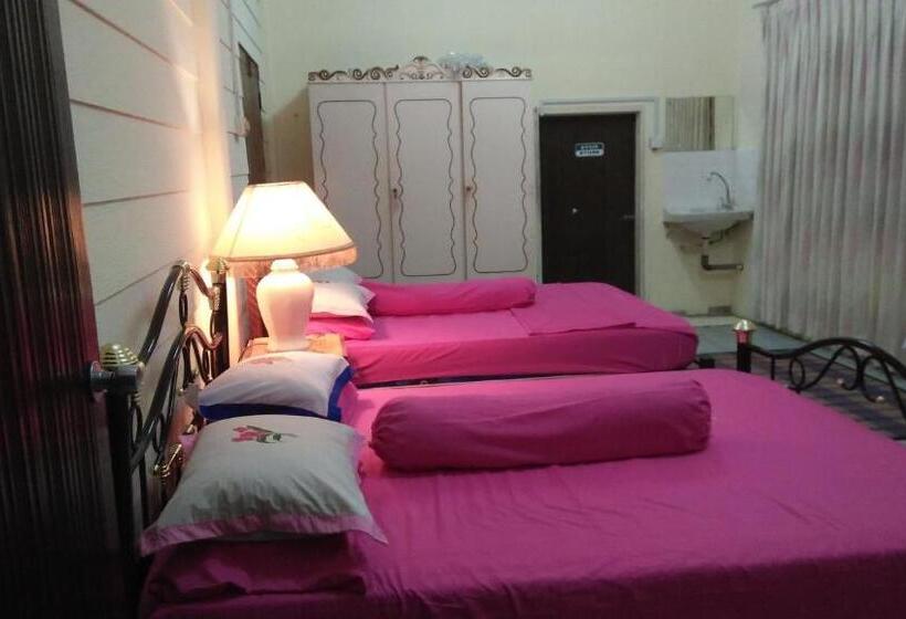 پانسیون Teratak Ibunda Guest House