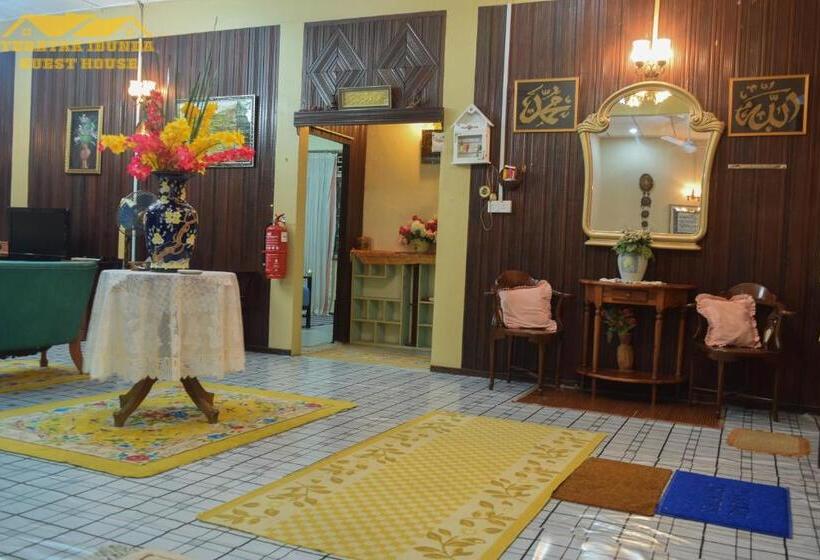 پانسیون Teratak Ibunda Guest House