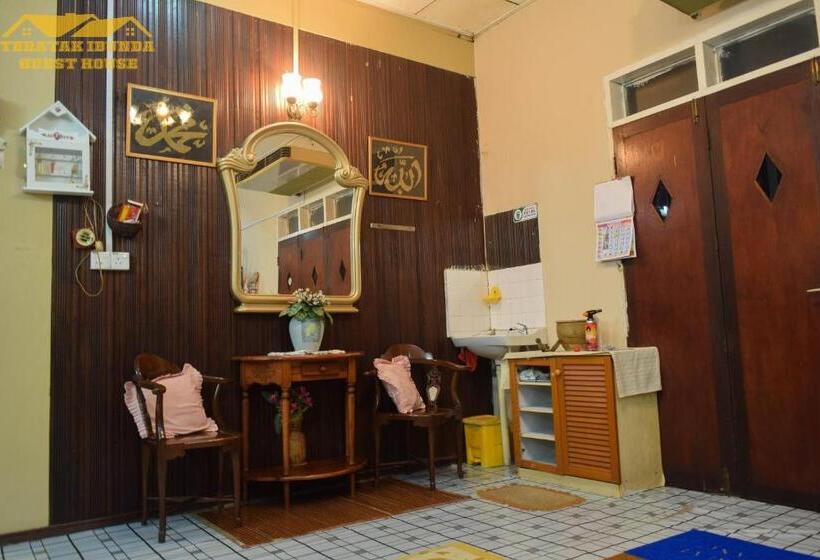 פנסיון Teratak Ibunda Guest House