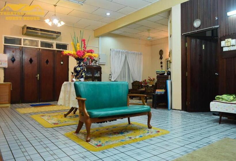 پانسیون Teratak Ibunda Guest House