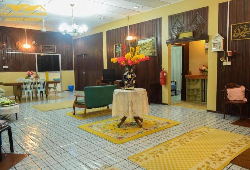 پانسیون Teratak Ibunda Guest House