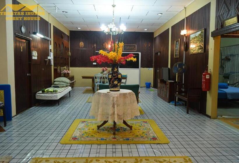 פנסיון Teratak Ibunda Guest House