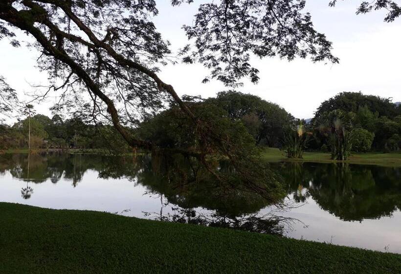 بنسيون Teratak Opah Kamunting