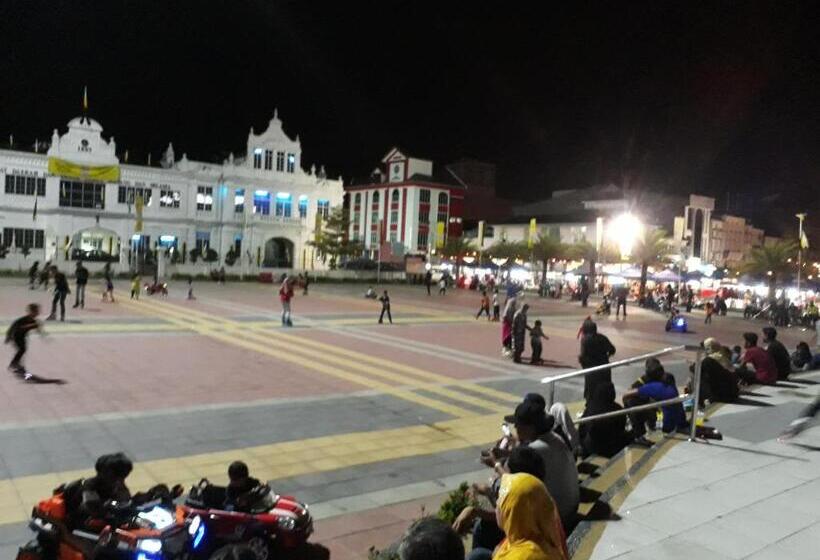 פנסיון Teratak Opah Kamunting