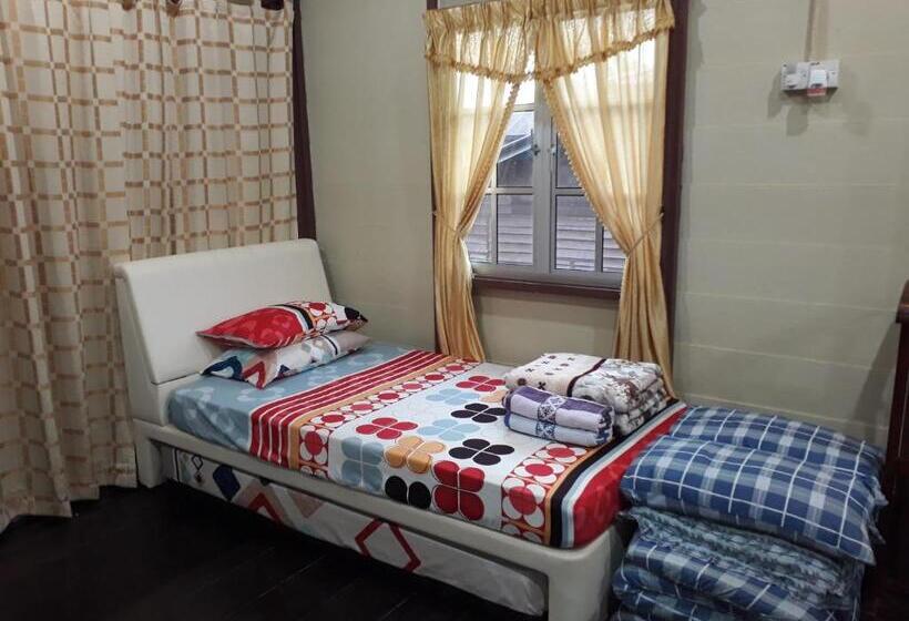 بنسيون Teratak Opah Kamunting