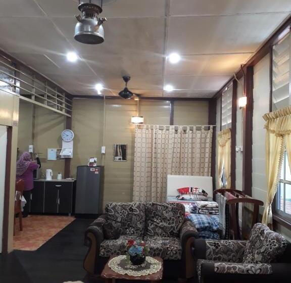 بنسيون Teratak Opah Kamunting